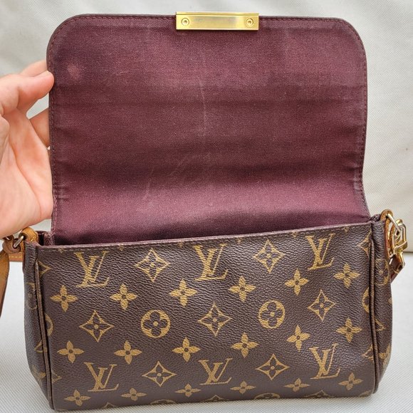 LOUIS VUITTON Favorite MM Monogram Bag - Picture 13 of 16